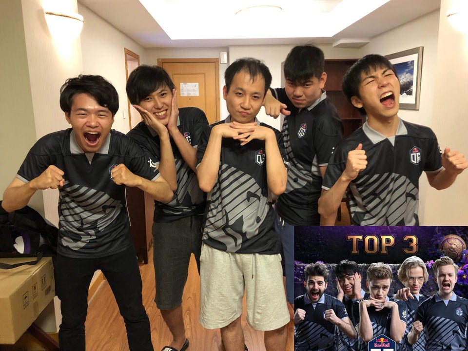 OG TI9夺冠后 5名日本粉丝COS他们夺冠时的胜利姿势