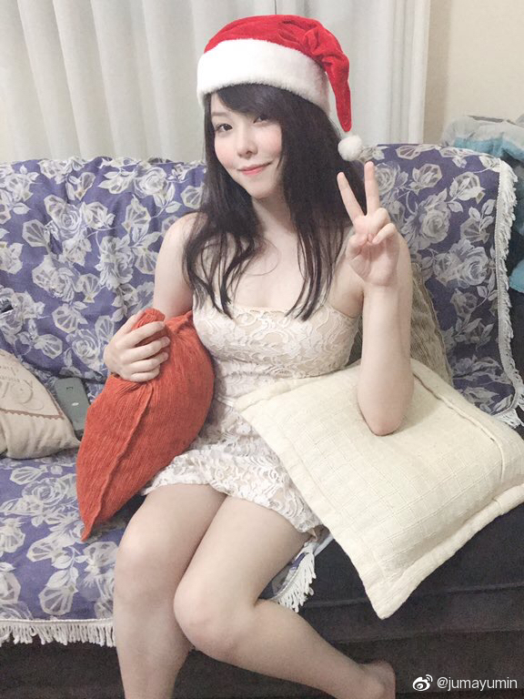 RNG前上单加盟巴西INTZ战队 美女辅助Mayumi接机