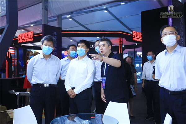 北京市委宣传部部长杜飞进一行莅临2020“电竞之光”展览交易会360展台