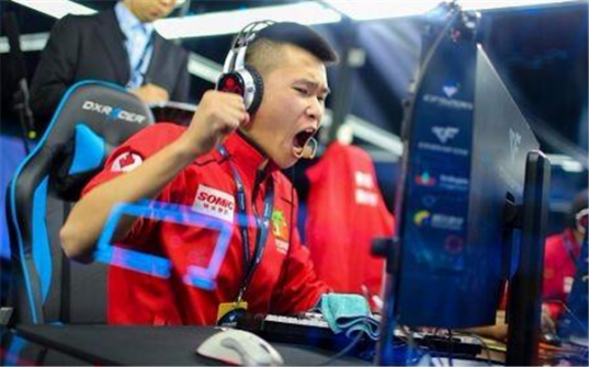专访四位CFPL传奇队长：“只要还拿得起鼠标，我就还没老”