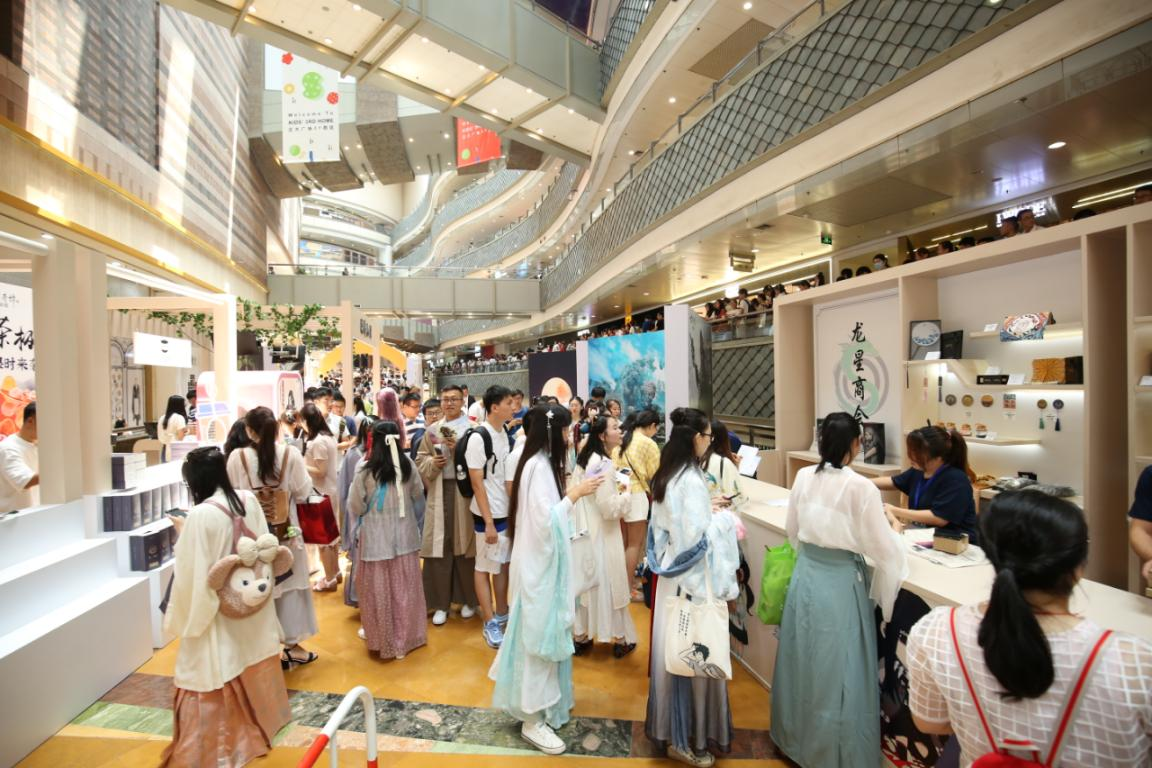 集章、签绘交换、coser表演 嘉年华还能更好玩！