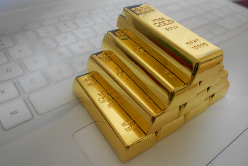 黄金服搬砖工自曝：打副本一天收入上千，能买2克黄金