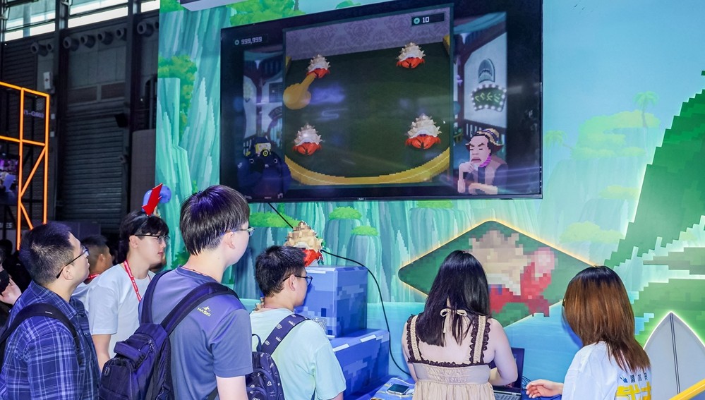 潜水员戴夫现身ChinaJoy，制作人黄载皓入驻微博