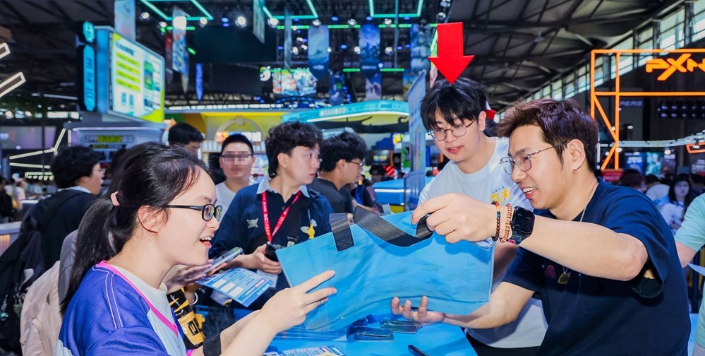 潜水员戴夫现身ChinaJoy，制作人黄载皓入驻微博