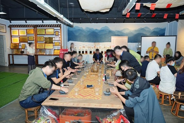 青春不散，幻想如初！腾讯幻想IP20周年全国玩家见面会圆满落幕