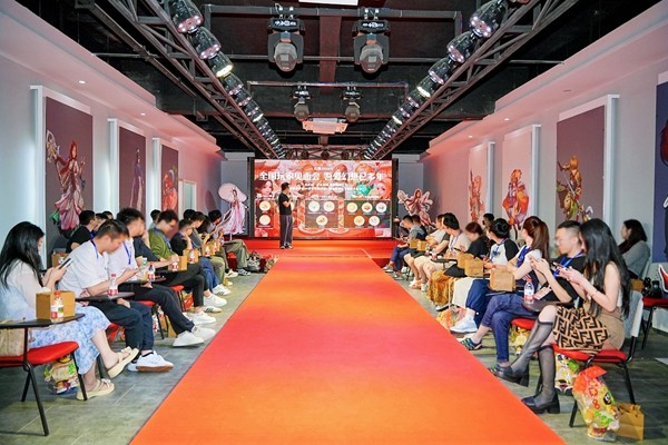 青春不散，幻想如初！腾讯幻想IP20周年全国玩家见面会圆满落幕