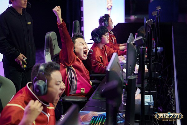 战无畏，破重霄！2025英魂之刃HEL冬季赛总决赛圆满收官！WDG战队成功卫冕！