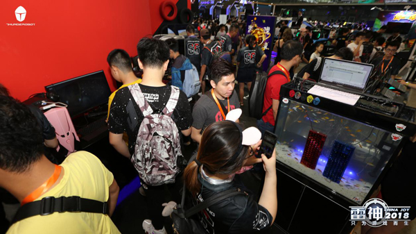 ChinaJoy2018 雷神的新品是扔在水里发布的