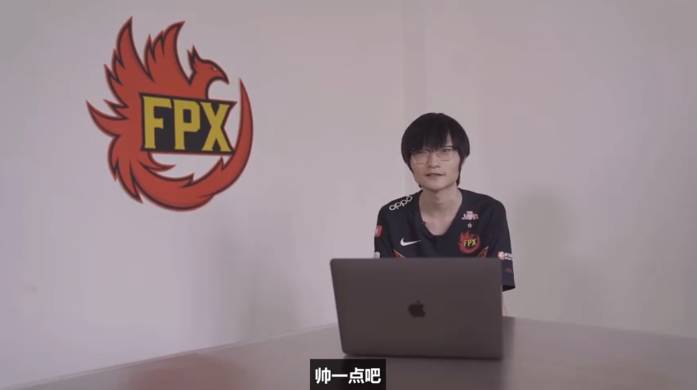 《LOL》设计师为FPX冠军皮肤提供三个备选风格 你觉得哪款最好看