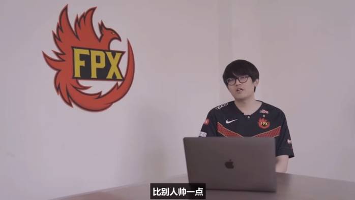 《LOL》设计师为FPX冠军皮肤提供三个备选风格 你觉得哪款最好看